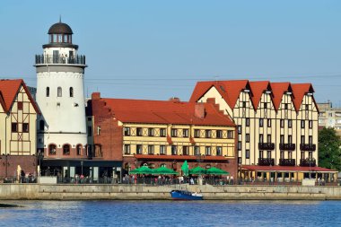 Kaliningrad, Rusya Federasyonu - 16 Mayıs 2017: balıkçı köyü - kültürel ve etnografik kompleksi, turistik şehir. Kaliningrad şehir simgesi