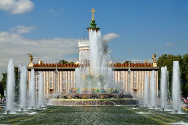 Moskova, Rusya - 12 Ağustos 2019: Çeşme Taşı Çiçeği Moskova'daki Vdnkh'te