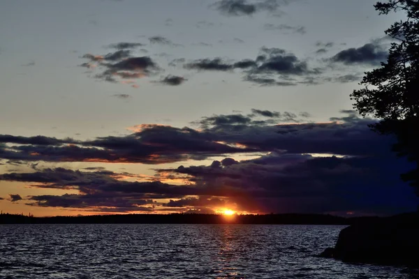 Keret Gölü 'nde beyaz geceler, Kuzey Karelia, Rusya