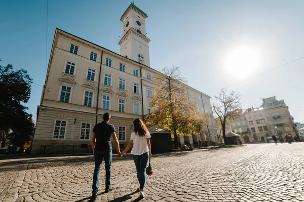 Young Happy Man Woman Walking Streets City — Stock Photo, Image