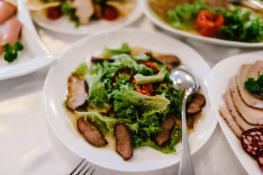 Kadar dolu düğün tatil tablosunun görünümünü kapat