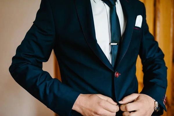 Close View Groom Preparing Wedding Ceremony — Stock Photo, Image