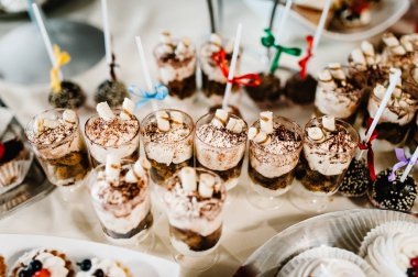 Tatlı tablo tatlılar, pastalar, şeker düğün büfe