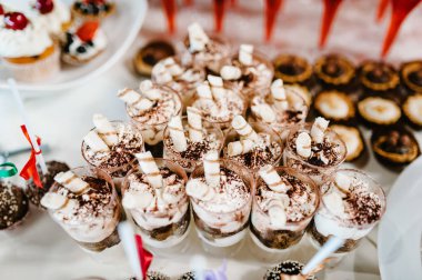 Tatlı tablo tatlılar, pastalar, şeker düğün büfe