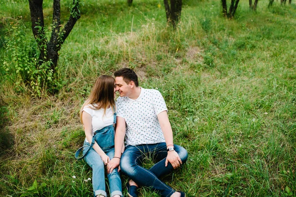 Pregnant Woman Husband Walking Green Warm Summer Wood — Stock Photo, Image