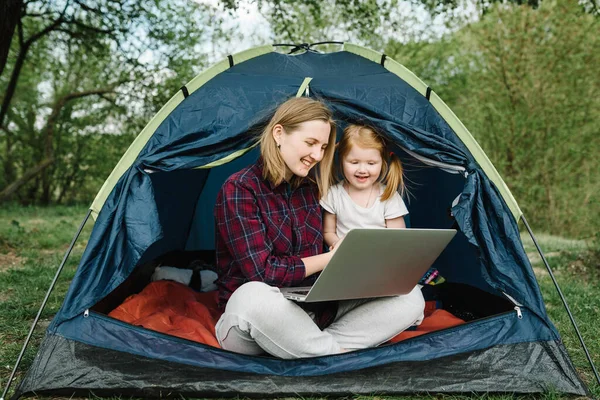 Mother Working Kid Quarantine Closed Nursery School Coronavirus Outbreak Homeschooling — Stock Photo, Image