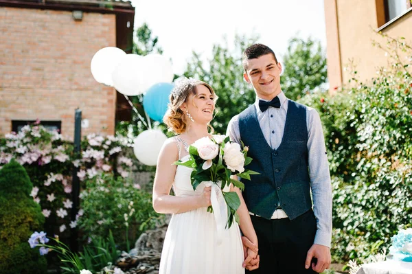 Stylish Happy Bride Bouquet Peonies Groom Hold Hands Background Balloons — Stock Photo, Image