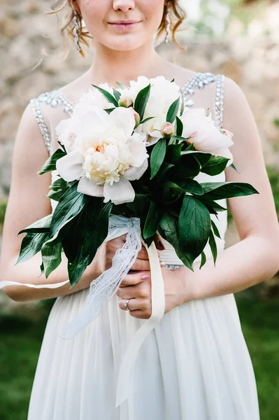 Elegante Magnífico Ramo Novia Peonías Cerca Fondo Novia Imagen Novia — Foto de Stock