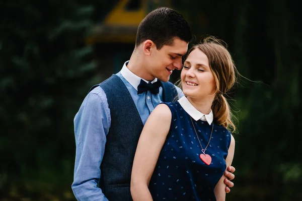 Face Young People Young Couple Standing Hugging Background Nature Close — Stock Photo, Image