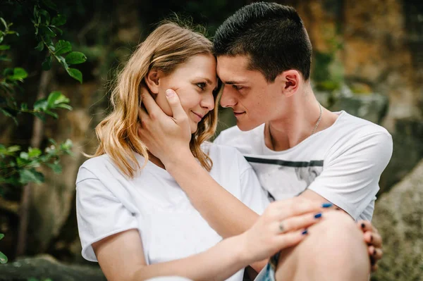 Man Hugs Woman Young Couple Sitting Background Rocks Big Stone — Stock Photo, Image