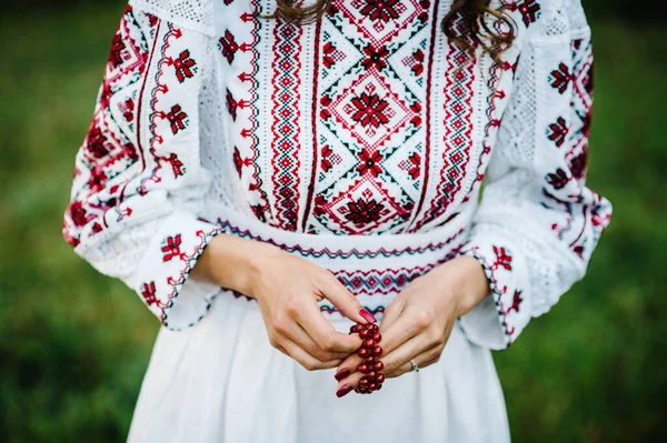 View Female Hand Red Lacquer Nails Beautiful Wears Bracelet Gemstones — Stock Photo, Image