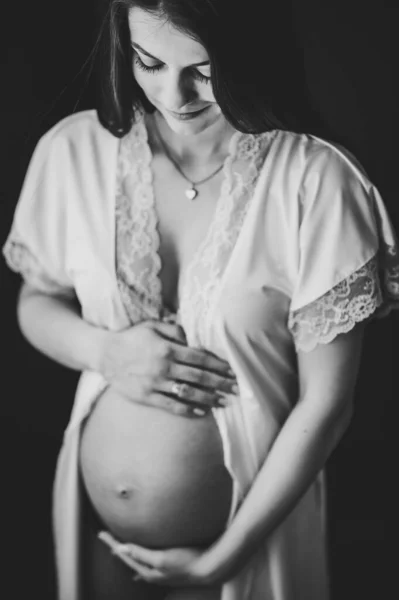 Väntar Barn Gravid Sexig Kvinna Står Nära Fönstret Hemma Och — Stockfoto