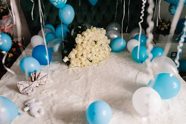 Wachtende Baby Ruime Lichte Babyslaapkamer Met Witte Blauwe Ballonnen Mooie — Stockfoto