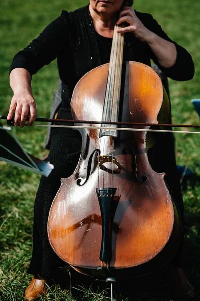 Cellist Speler Handen Vioolcellist Die Cello Speelt Achtergrond Van Het — Stockfoto