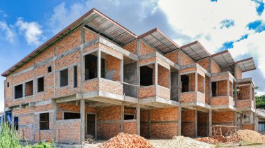 Bitmemiş ticari binalar inşa halinde / devam eden çalışmaları