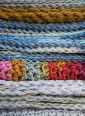 Örme Atkılar yığını