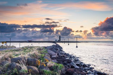 Reykjavik - 01 Mayıs 2018: Reykjavik, İzlanda eteklerinde fenerinde