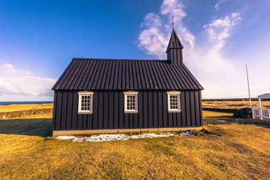 Snaefellsjoekull - 02 Mayıs 2018: Budakirkja kilise Snaefellsjoekull Ulusal Park, İzlanda
