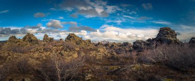 Dimmuborgir - 06 Mayıs 2018: Rocky landcape Dimmuborgir, İzlanda