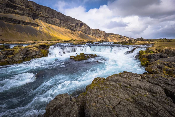 Isländische Wildnis Mai 2018 Schöner Wasserfall Der Isländischen Wildnis — Stockfoto