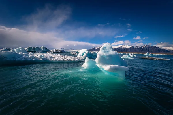 Jokulsarlon Maja 2018 Wspaniałe Bloki Lodu Góry Lodowej Lagunie Jokulsarlon — Zdjęcie stockowe