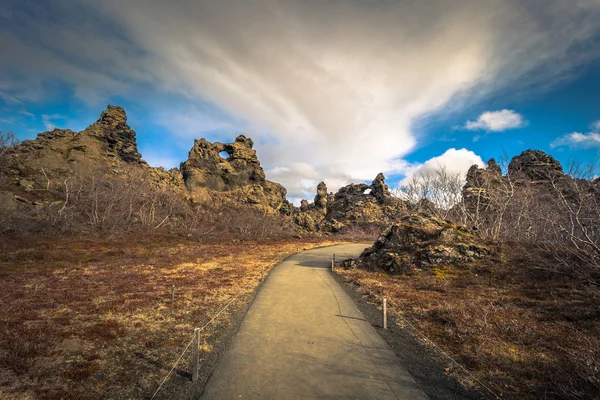 Dimmuborgir Května 2018 Rocky Parkovistě Dimmuborgir Island — Stock fotografie