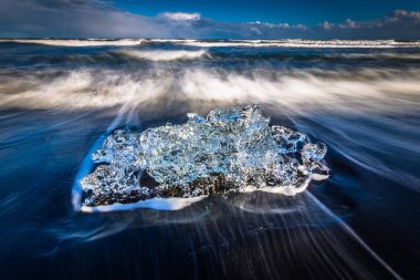Jokulsarlon - 05 Mayıs 2018: Buz blokları Diamond Beach yakınındaki Jokulsarlon, İzlanda