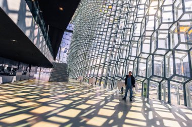 Reykjavik - 02 Mayıs 2018: Inside Harpa Opera Binası Reykjavik, İzlanda