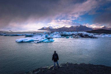 Jokulsarlon - 05 Mayıs 2018: Buzdağı lagün Jokulsarlon, İzlanda