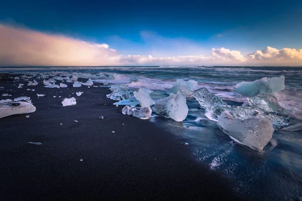 Jokulsarlon Mayo 2018 Bloques Hielo Playa Diamond Cerca Jokulsarlon Islandia —  Fotos de Stock