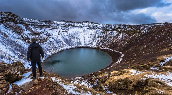 Kerid Crater May 2018 Traveler Kerid Crater Golden Circle Iceland — Stock Photo, Image