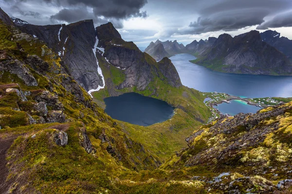 Panoramatický Pohled Rybářského Města Reine Shora Blízkosti Reinebringen Viewpoint Lofoten — Stock fotografie