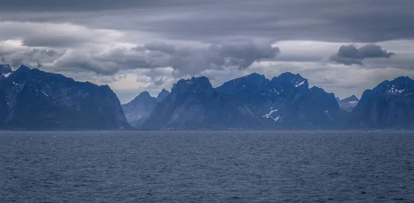 Linha Costeira Das Ilhas Lofoten Partir Ferry Proveniente Bodo Noruega — Fotografia de Stock