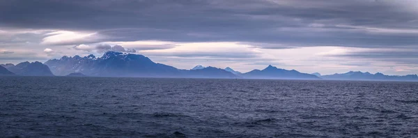 Linha Costeira Das Ilhas Lofoten Partir Ferry Proveniente Bodo Noruega — Fotografia de Stock