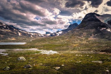 Vahşi dağ manzarası Jotunheimen Milli Parkı, Norveç