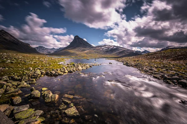 ヨートゥンハイメン国立公園 ノルウェーで野生の山の風景 — ストック写真