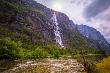 Lysefjord - 31 Temmuz 2018: Peyzaj Lysefjord fiyort, Norveç
