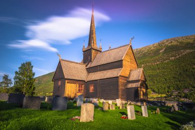 Lom - 29 Temmuz 2018: Çıta Lom Kilisesi, Norveç