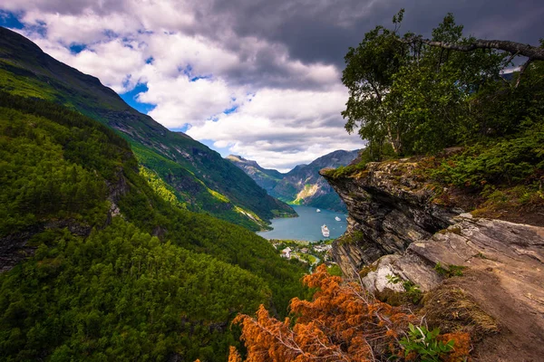 Geiranger Juli 2018 Aussichtspunkt Flydalsjuvet Atemberaubenden Unesco Fjord Geiranger Norwegen — Stockfoto