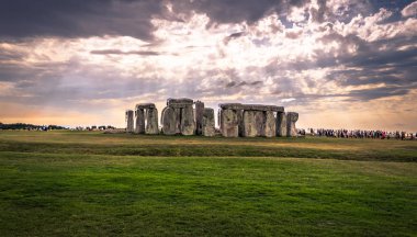 Stonehenge - 07 Ağustos 2018: Antik anıt Stonehenge, İngiltere
