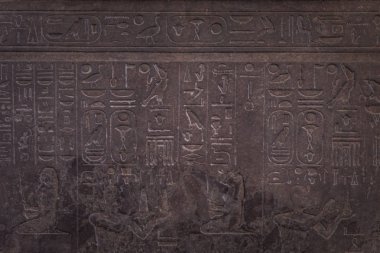 Londra - 06 Ağustos 2018: Antik Mısır hiyeroglif Brtitish Müzesi, Londra, İngiltere