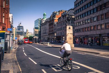 Londra - 06 Ağustos 2018: Şehir Londra, İngiltere Modern binalar