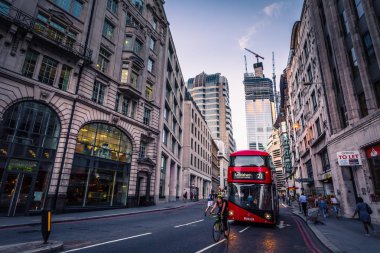 Londra - 06 Ağustos 2018: Şehir Londra, İngiltere Modern binalar
