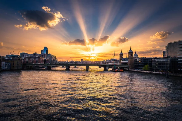 London Augusti 2018 Solnedgång Från Från London Bridge Centrala London — Stockfoto