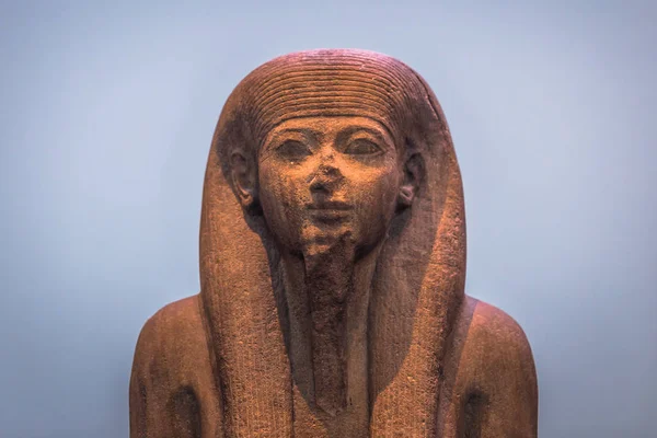 Londra - 06 Ağustos 2018: Brtitish Müzesi, Londra, İngiltere Antik Mısır heykeli