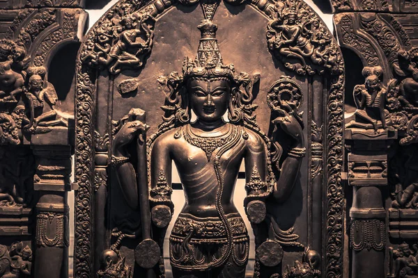 Londra - 06 Ağustos 2018: Londra, İngiltere Brtitish Müzesi'nde Antik Hint heykeller