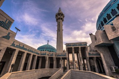 Amman - 30 Eylül 2018: Ürdün'ün Başkenti Amman'ın merkezinde Kral I. Abdullah Camii