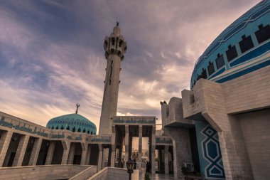 Amman - 30 Eylül 2018: Ürdün'ün Başkenti Amman'ın merkezinde Kral I. Abdullah Camii