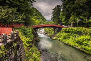 Nikko - 22 Mayıs 2019: Nikko Shinkyo köprüsü, Japonya