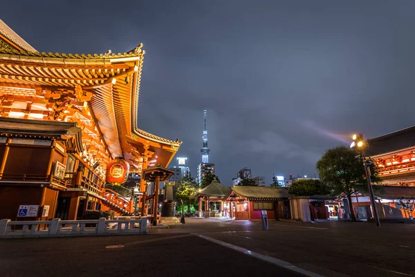 Tokyo - 20 Mayıs 2019: Asakus'taki Sensoji tapınağının gece çekimi — Stok fotoğraf